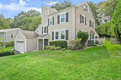 304 Orchard St, Greenwich, CT 06830