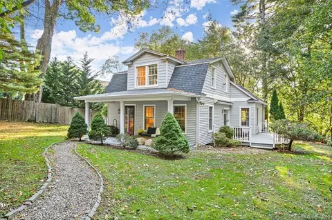 4 Prospect Rd, Westport, CT 06880