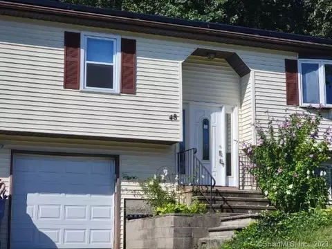 48 Hidden Pond Dr, Waterbury, CT 06704