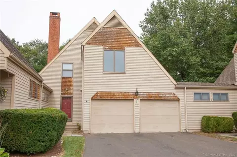 4 Dogwood Ct #4, Granby, CT 06035