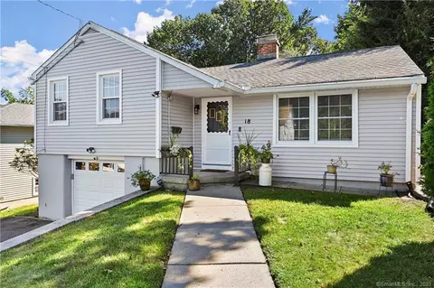 18 Chestnut St, Naugatuck, CT 06770