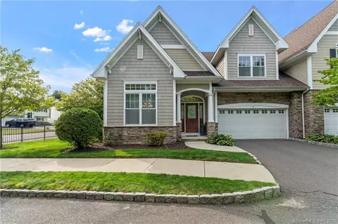 10 Penny Ln #10, Bethel, CT 06801