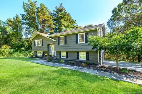 18 King St, Danbury, CT 06811