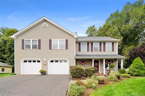 122 Eddy St, Watertown, CT 06779