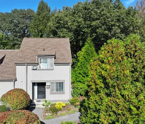 469 Heritage Vlg #E, Southbury, CT 06488
