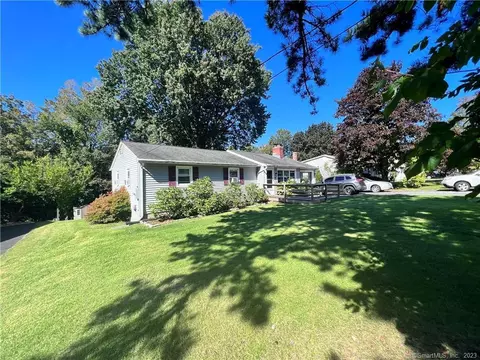17 Colony Dr, Winchester, CT 06098
