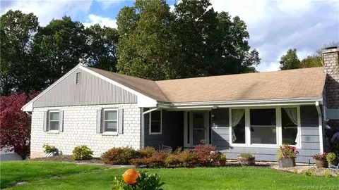 69 Garth Rd, Manchester, CT 06040