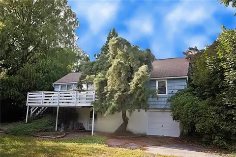 13 R Lower Blvd, New London, CT 06320