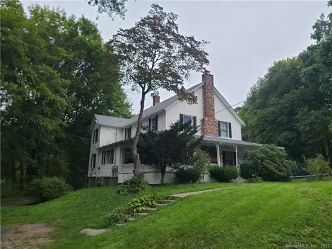 93 Lake St, Plainfield, CT 06354