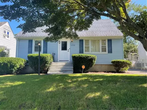 132 Oakleaf St, Bridgeport, CT 06606