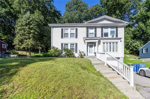 321 Robinwood Rd, Waterbury, CT 06708