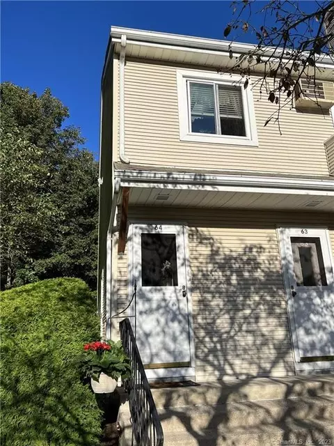 136 Pembroke Rd #64, Danbury, CT 06811