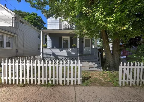 27 Ann St, Stamford, CT 06902