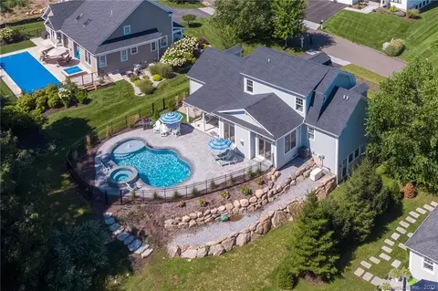 3 Bentons Knl, Guilford, CT 06437