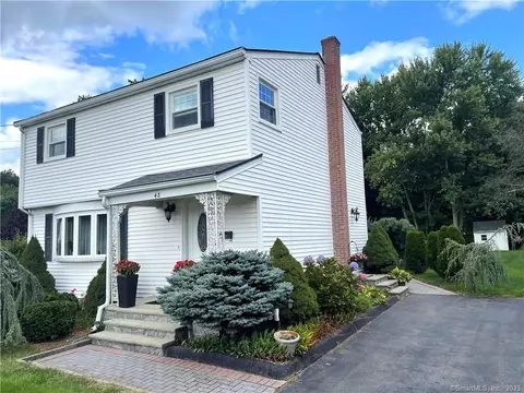 48 Hickory Cir, Middletown, CT 06457