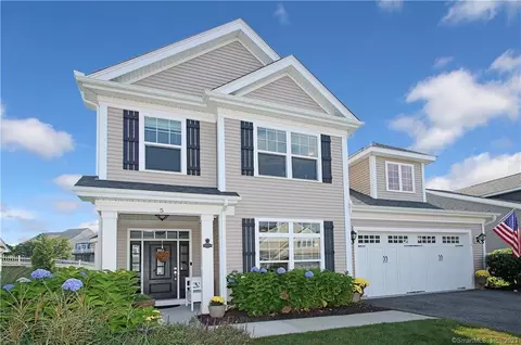 5 Dogwood Ln, Beacon Falls, CT 06403
