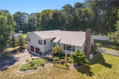 9 Captains Walk, Clinton, CT 06413