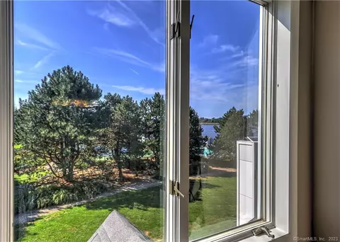 835 Popes Island Rd #835, Milford, CT 06461