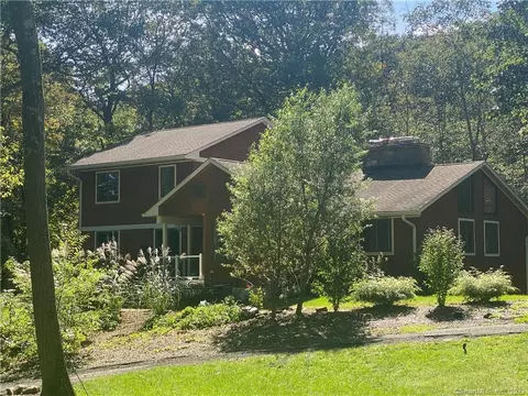 72 Sarah Bishop Rd, Ridgefield, CT 06877