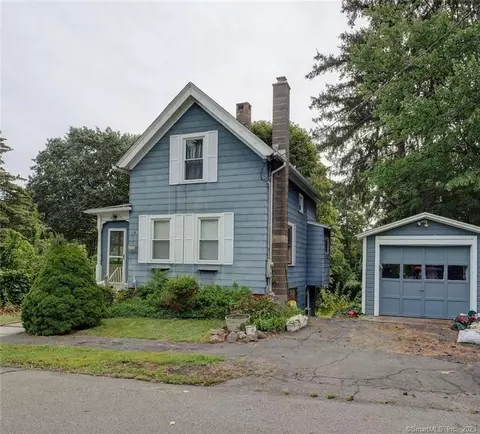 216 Spring St, Meriden, CT 06451