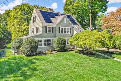 48 Field St, Stamford, CT 06906