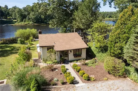 192 Shore Dr, Guilford, CT 06437