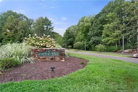 68 Country Walk #68, Shelton, CT 06484