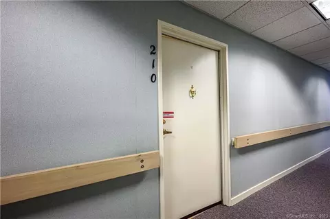 75 Washington Ave #2-210, Hamden, CT 06518