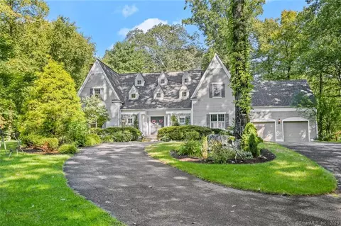 47 Spring Hill Ln E, Stamford, CT 06903