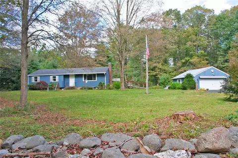 2 N Cone Rd, East Hampton, CT 06424