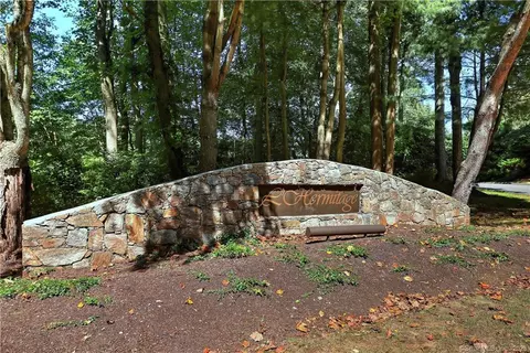 13 L Hermitage Dr #13, Shelton, CT 06484