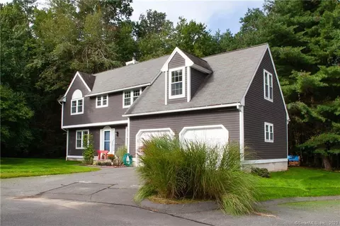 13 Whytewood Ln, Granby, CT 06035