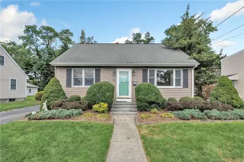 60 Sulik Ter, Stratford, CT 06614