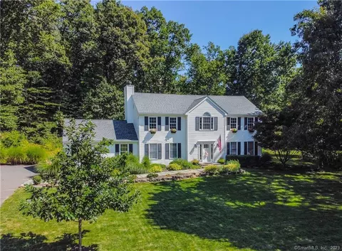 23 Farm Field Ridge Rd, Newtown, CT 06482