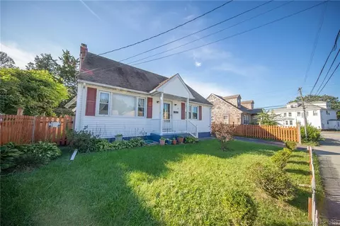 11 George Ave, Groton, CT 06340