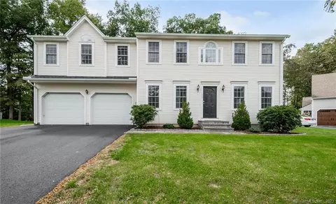 112 Pierson Dr, Wallingford, CT 06492