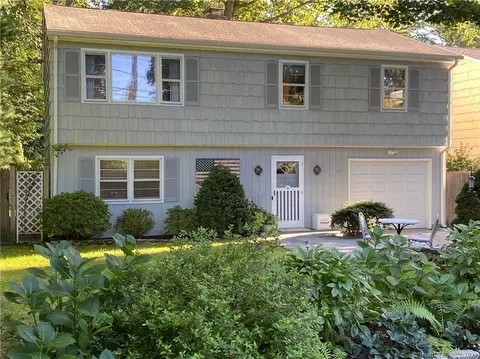 10 Deane Ct, Norwalk, CT 06853