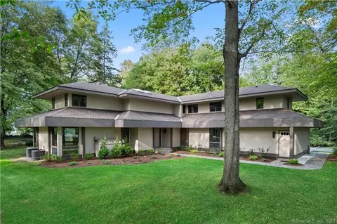 94 Aspen Ln, Stamford, CT 06903