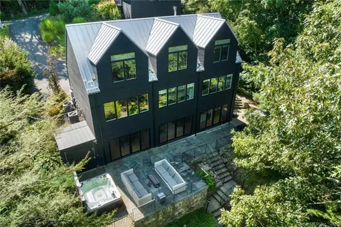 29 Ledgewood Dr, Sherman, CT 06784
