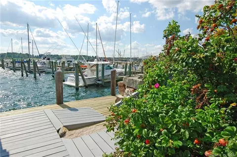 4 Northwest St #B3, Stonington, CT 06378