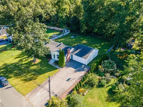 62 Birchwood Rd, Seymour, CT 06483