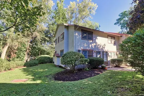 268 Divinity St #9, Bristol, CT 06010