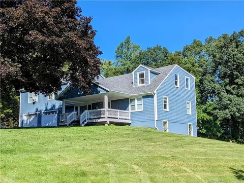 30 Knollcrest Dr, Brookfield, CT 06804