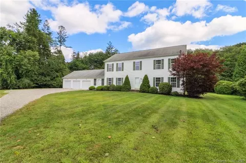 163 Shore Rd, Waterford, CT 06385