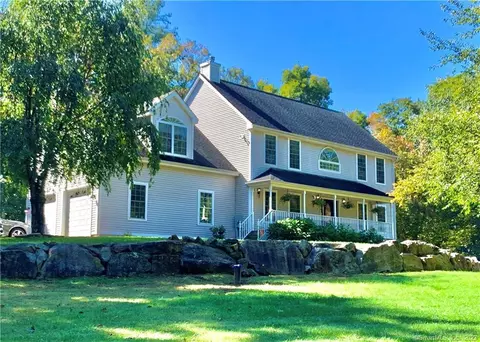 26 Deer Run Dr, Colchester, CT 06415