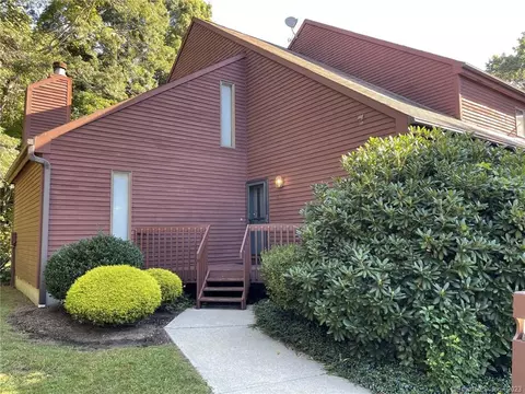 97 W Main St #54, Niantic, CT 06357
