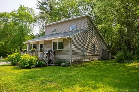 5 Forge Hill Rd, Voluntown, CT 06384