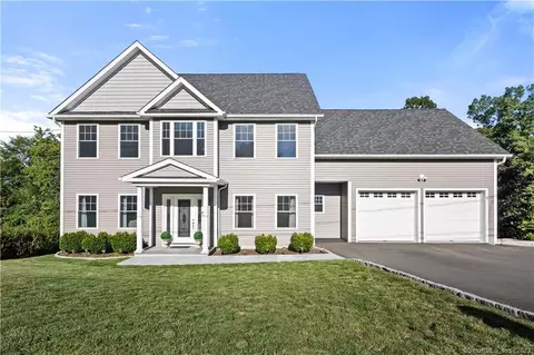 39 Clearview Dr, Brookfield, CT 06804