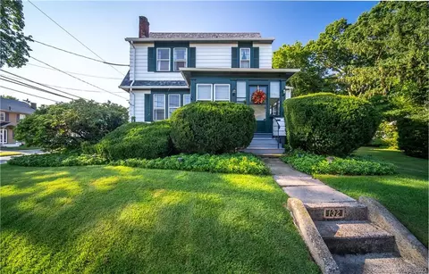 132 Highland Ave, Meriden, CT 06451