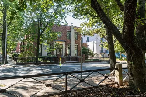 576 Chapel St #4, New Haven, CT 06511